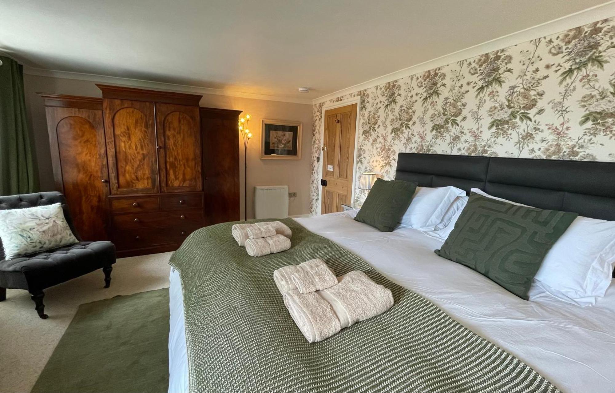 Treveighan Farmhouse Saint Teath Экстерьер фото