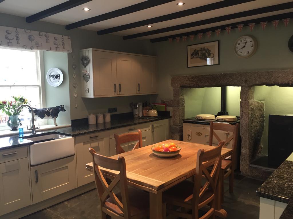 Treveighan Farmhouse Saint Teath Экстерьер фото
